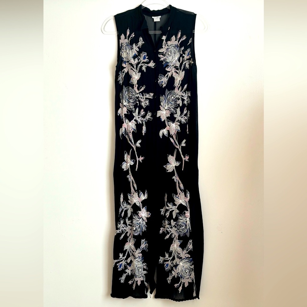 C Rose - Kimono w/Slits & Floral Embroidery on Fabric